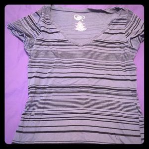 🌷50% off in bundle of 2+! Gray & black T-shirt